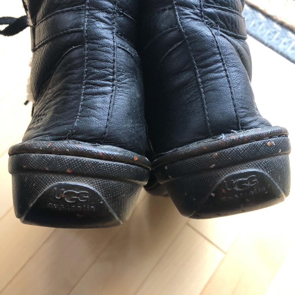 UGG Caspia Boots - Picture 6 of 7